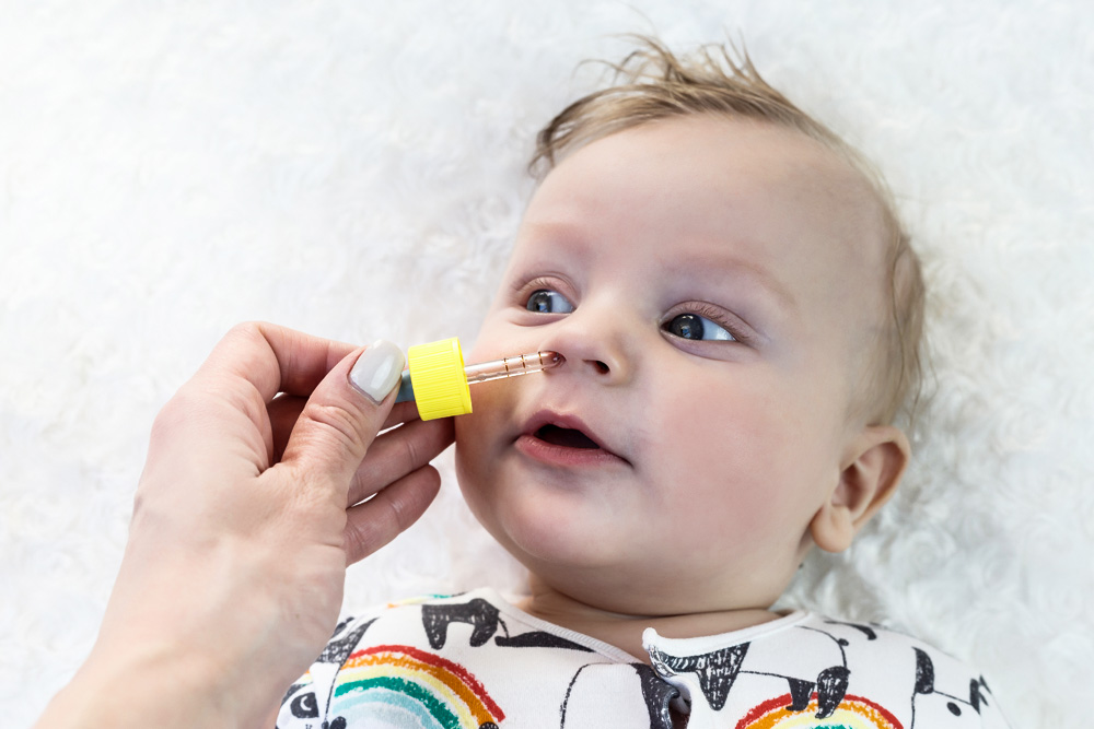 Aspirator do nosa dla niemowlaka - sposoby na walkę z katarem